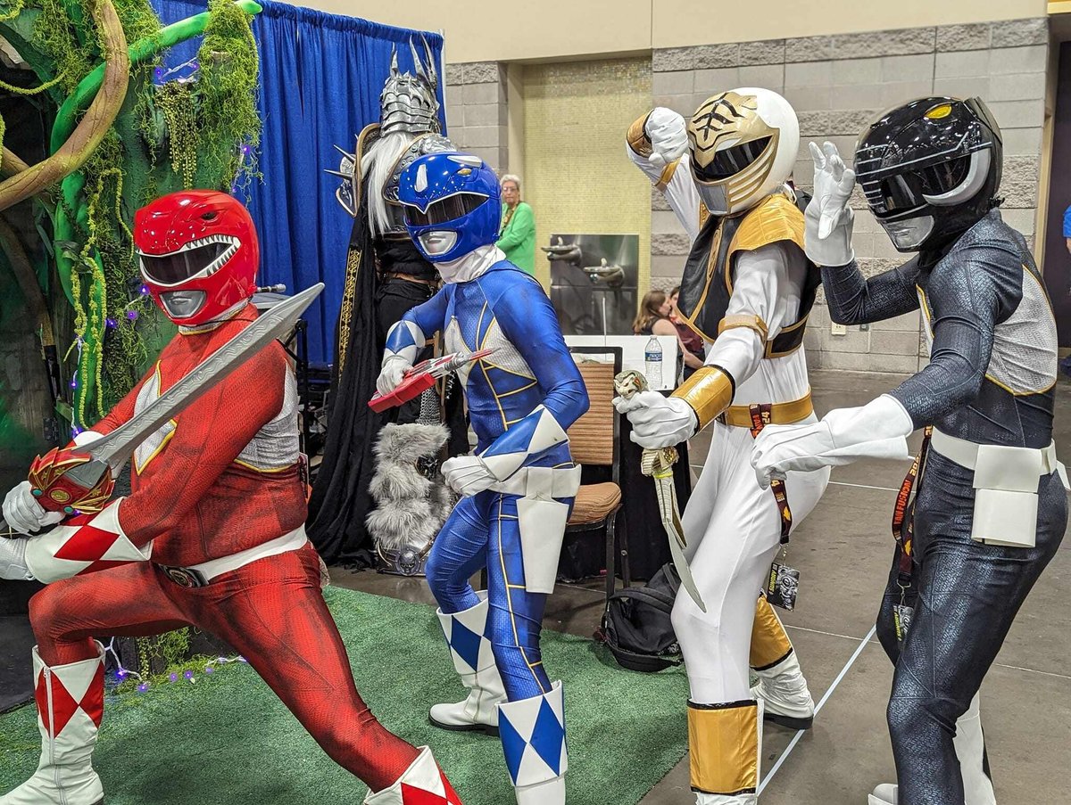 Group shot at Phoenix Fan Fusion 2024